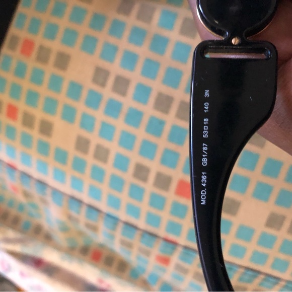 VERSACE SUNGLASSES FOR SALE! - Picture 4 of 9